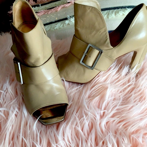 FERRAGAMO “Parika” beige open toed bootie - Picture 1 of 3